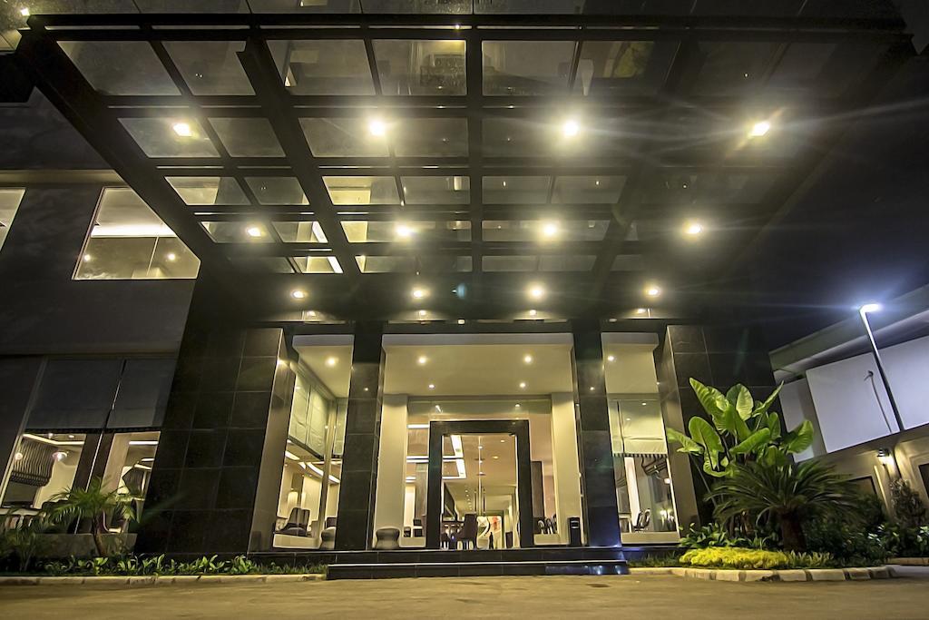 Hotel Diradja Cakarta Dış mekan fotoğraf