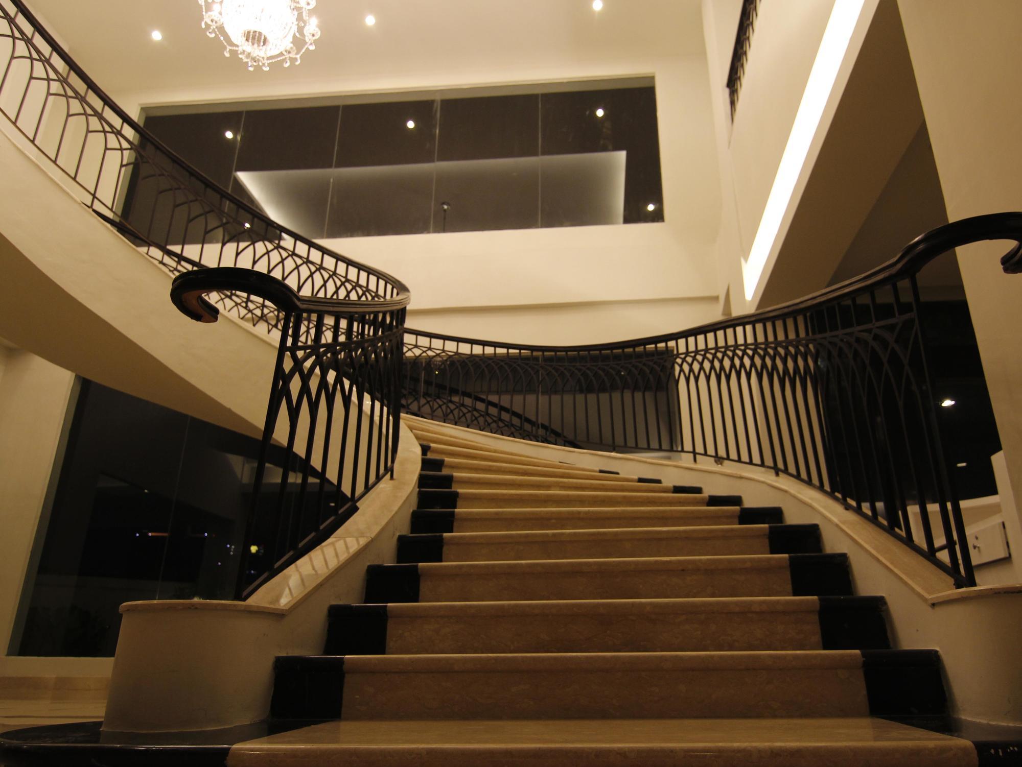 Hotel Diradja Cakarta Dış mekan fotoğraf
